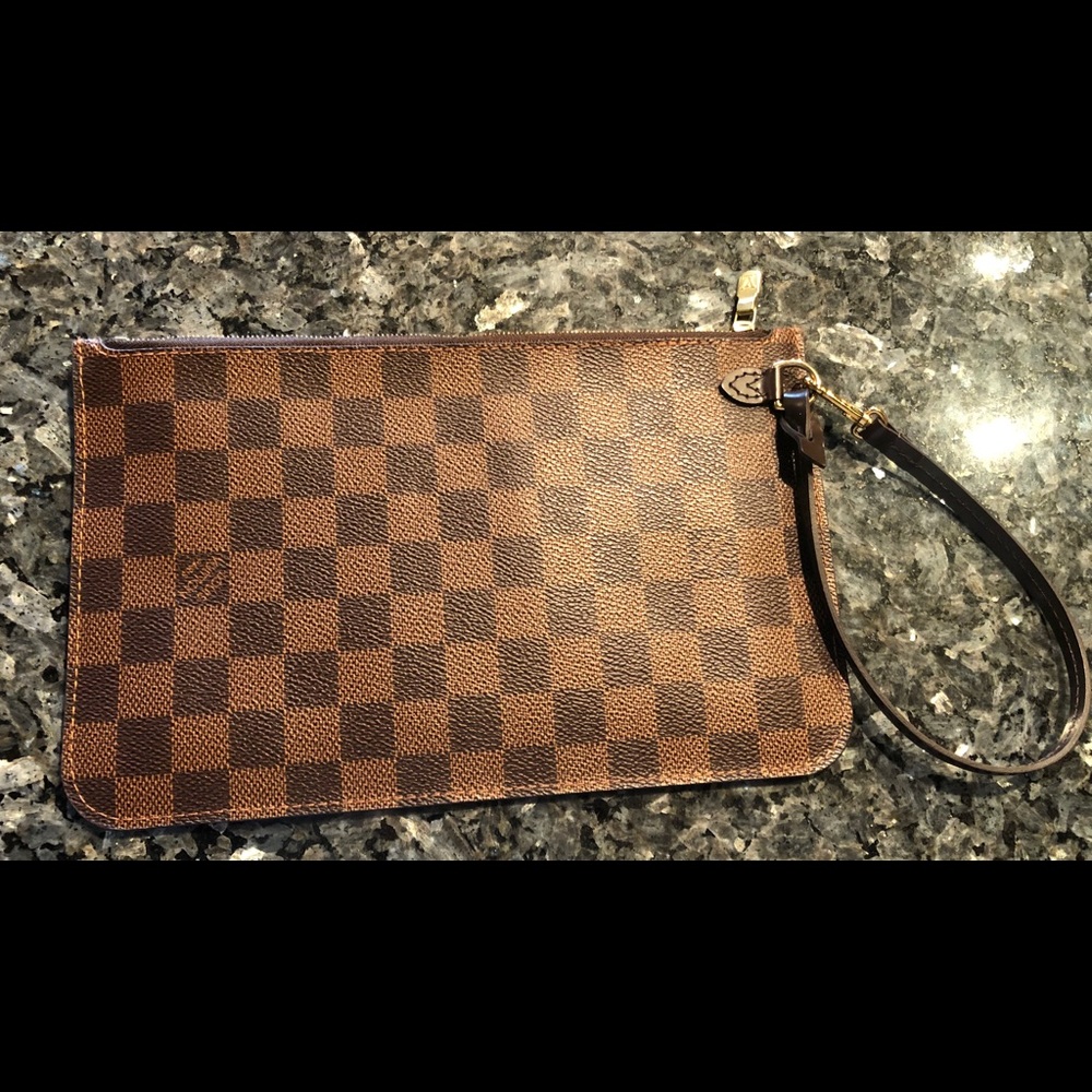 Louis Vuitton Neverfull Damier Pochette